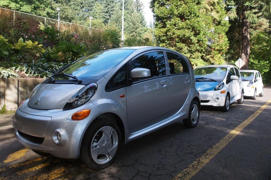  Mitsubishi i-MiEV 2012 года  (US) (фото 35 из 234)